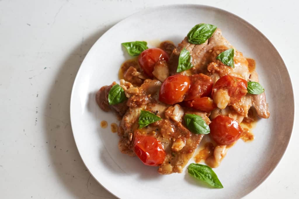 TOMATO BASIL CHICKEN LEGS - 4 PCS