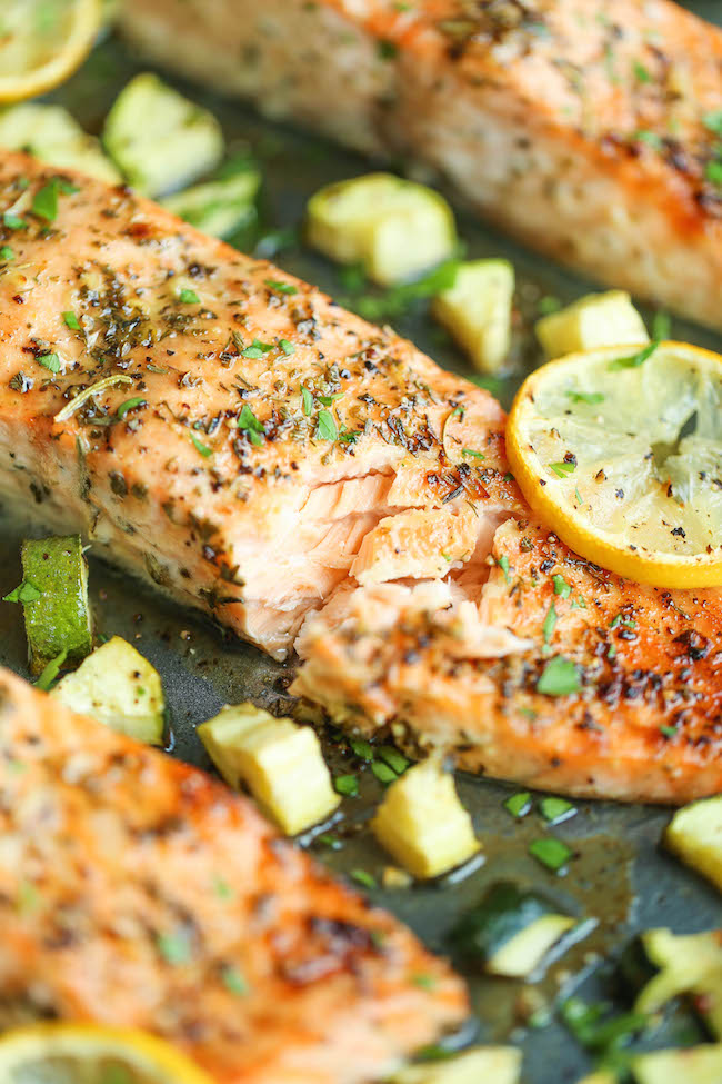 GRILLED SALMON WITH ZUCCHINI SAUCE