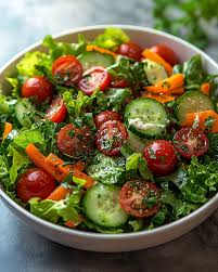 FRESH SEASONAL GARDEN SALAD - 9X9
