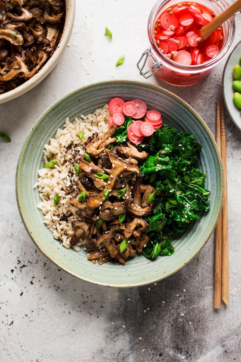 BROWN RICE & MIXED MUSHROOM BOWL (VEGAN)