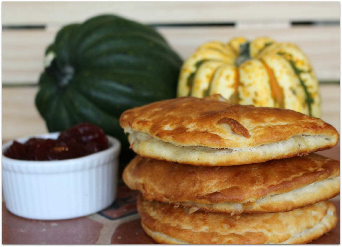 TURKEY PASTRY TURNOVERS 4 PCS TG