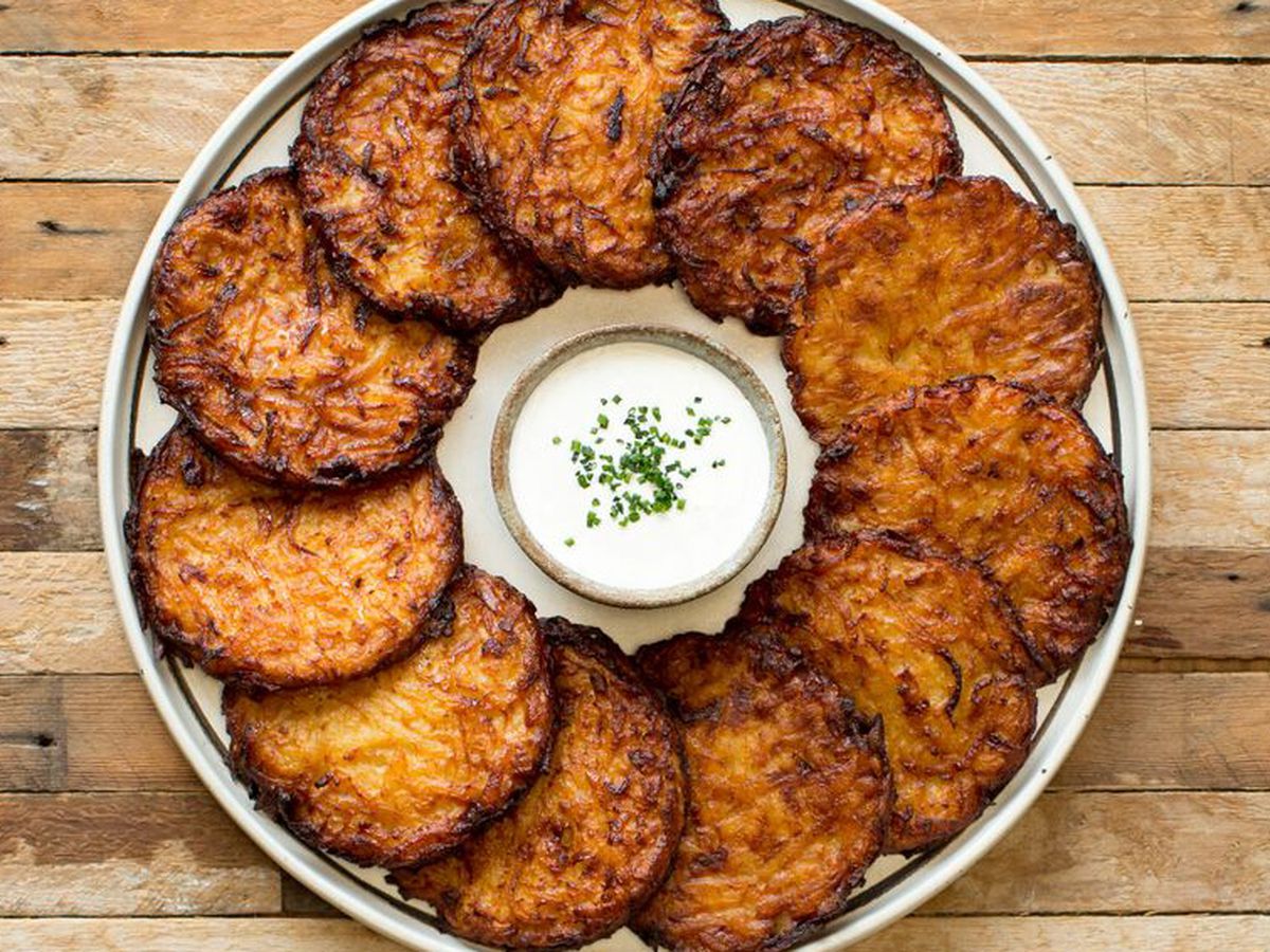 6 LATKES WITH SIDE OF APPLE SAUCE THURSDAY