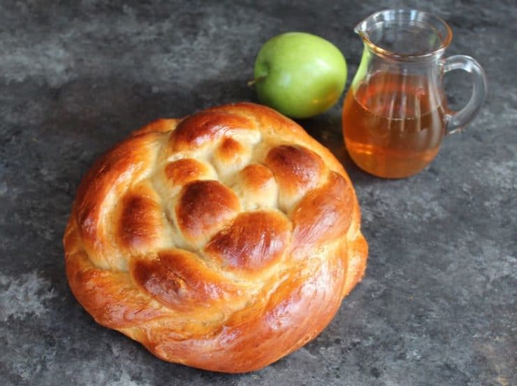 TRADITIONAL ROUND CHALLAH