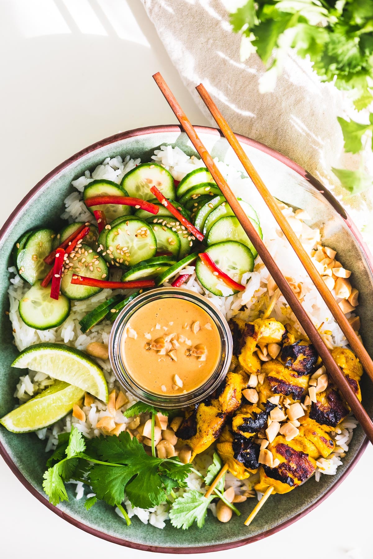 THAI CHICKEN BOWL (CONTAINS PEANUTS)