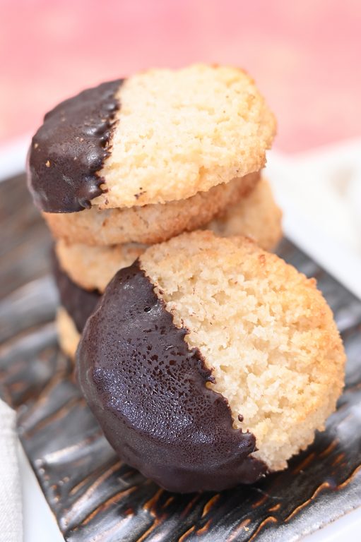 CHOCOLATE COATED MACAROONS - 8 PCS