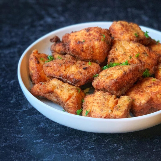 Cornmeal fried salmon nuggets 10 PCS