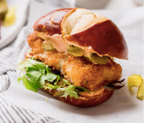 BREADED SALMON BUN - SIDE OF SALAD