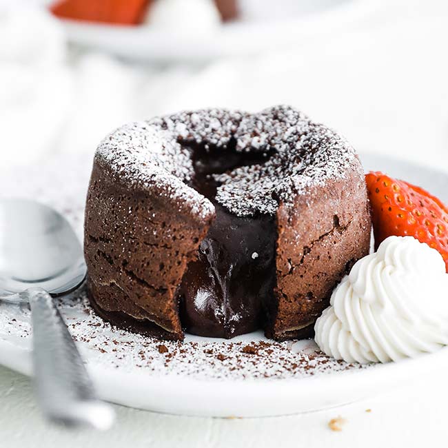 MOLTEN LAVA CAKES - 2 PCS