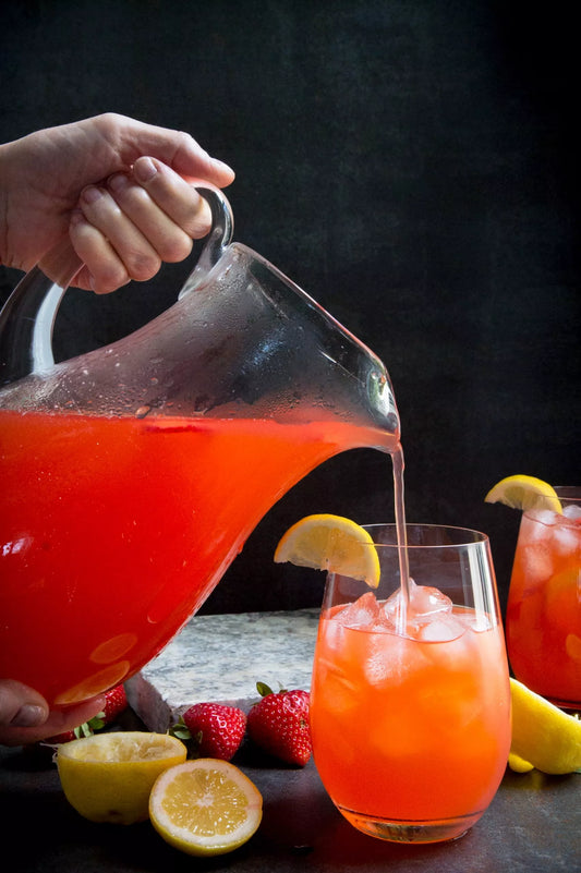 FRESH ICED COLD STRAWBERRY LEMONADE 16OZ